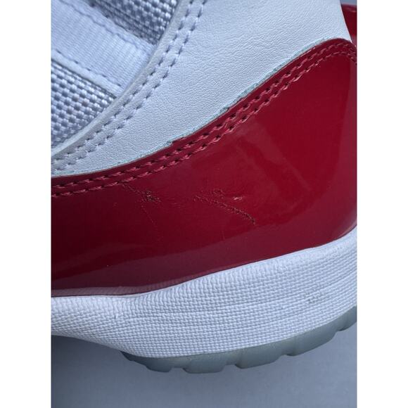 Air Jordan 11 Retro Red/White Size 9.5 CT8012 16 Pre Owned Original Box main image 12